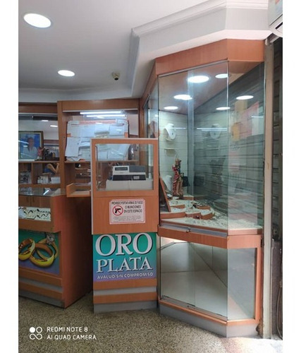 Imagen 2 de 9 de Local Venta Capitolio Century 21 Plaza Francia 04125033903 Myl-g-014