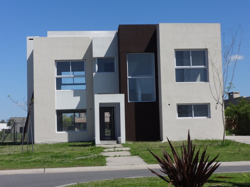 Casa  En Venta Ubicado En San Marco, Villanueva, Tigre