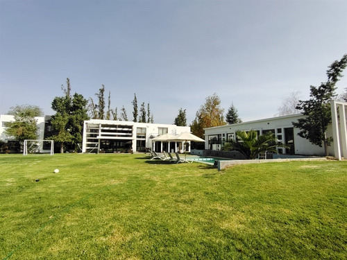 Casa A Todo Lujo En Chicureo Con Discoteque