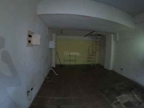 Imagem 2 de 4 de Loja Em Ouvir Play Center - Campos Dos Goytacazes - 15058