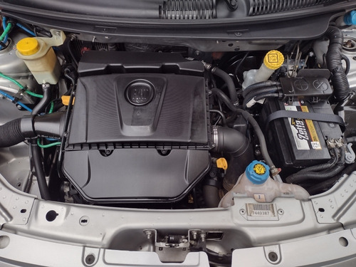 Imagem 13 de 15 de Palio Essence 1.6 Dual 2014 Completissimo, Novo