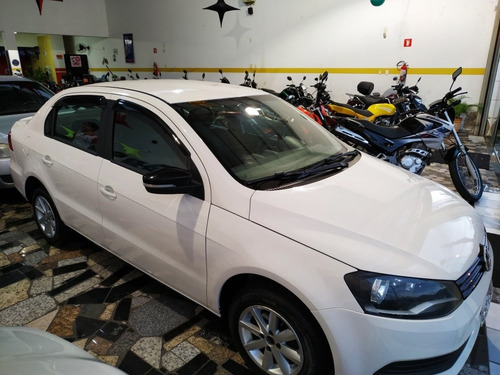 Volkswagen Voyage 1.0 Seleção Tec Total Flex 4p 2014