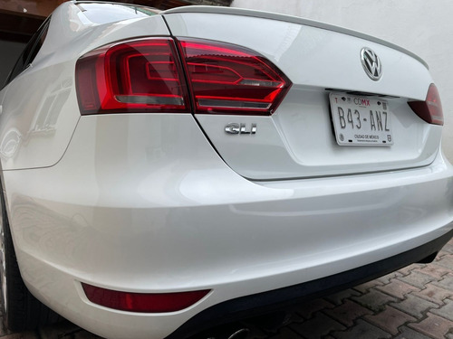 Imagen 6 de 8 de Volkswagen Jetta Gli 2014 Edición 30 Aniversario