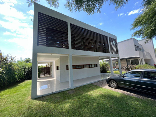 Venta Casa 4 Ambientes Al Golf En San Isidro Labrador Villanueva Tigre