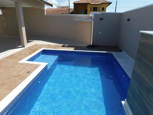 Casa Nova E Com Piscina A Venda Em Peruíbe