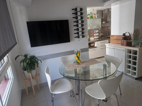 Imagen 12 de 29 de Súper Luminoso Departamento En Venta Refaccionado En Martinez
