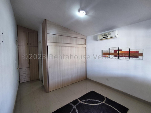 Casa En Venta Canaima Ii Guatire. 24-3741 Jt