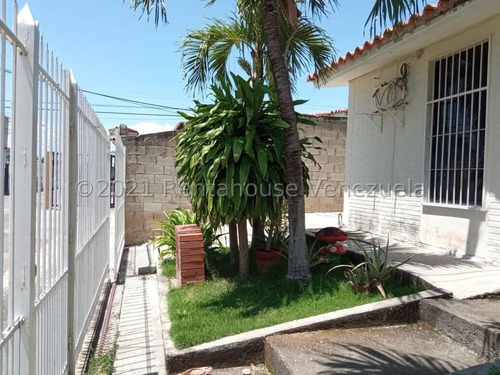 Casa En Venta En Conjunto Cerrado De 70 Mtrs De Construccion, Con Agua De Pozo, Amplio Jardin Y Patio Ymp Si Deseas Puedes Ampliar. La Pradera San Joaquin 23-20453