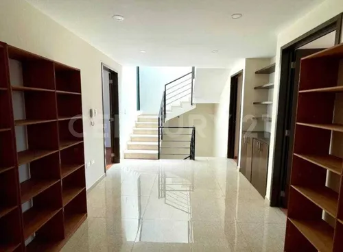 Casa En Venta En Britania La Calera, Puebla.