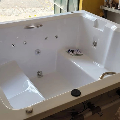 Spa 4 Lugares Com Hidromassagem Aquecedor E Cromoterapia