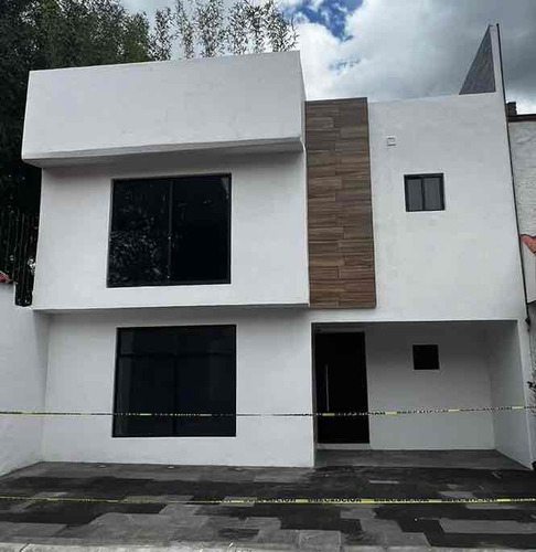 Casa En Venta En Metepec En Fracc. Las Arboledas Metepec