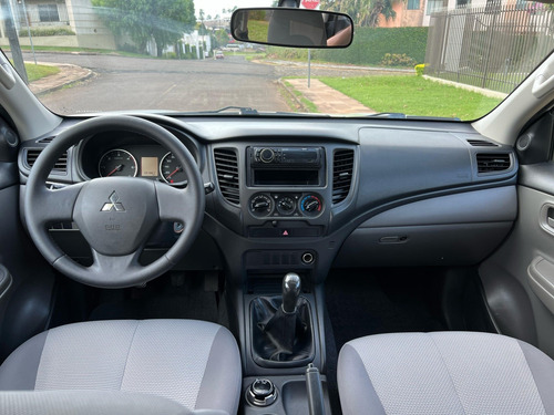 Mitsubishi L200 Triton 2.4 16V TURBO DIESEL GL CD 4X4 MANUAL