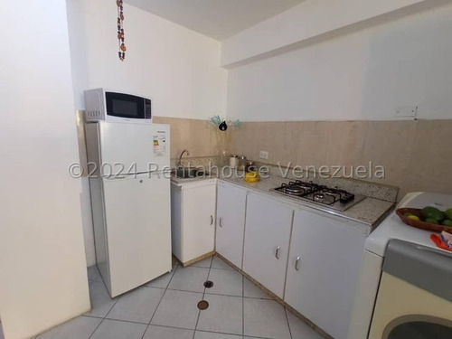 Maribel Morillo Asesor Inmobiliario De Rentahouse Vende Apartamento Tipo Estudio; De 77m2; Ubicado En Montereal; Este De Barquisimeto Lara