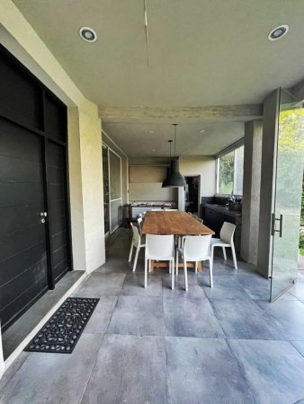 Imagen 9 de 15 de Casa Cuatro Dormitorios Cadaques Funes Hills