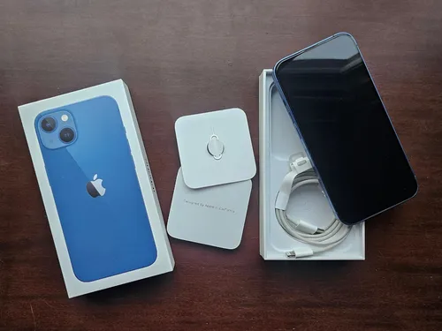 Celular iPhone 13 128 Gb 4 Ram En Caja + Set De Fundas (Usado)