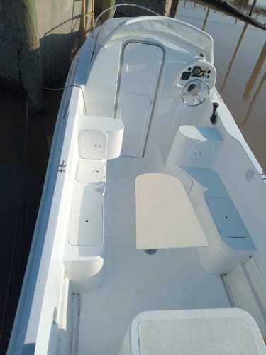 Lancha Sk 220 Traker