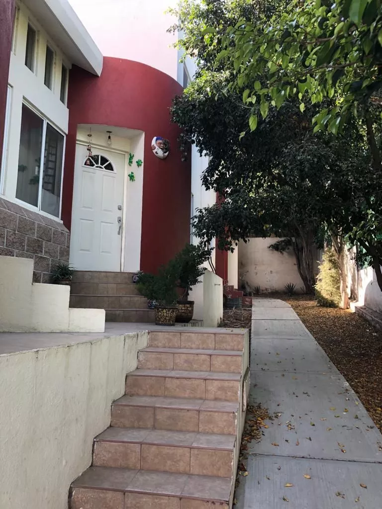 Casa En Venta Muy Cerca Del Tec De Monterrey