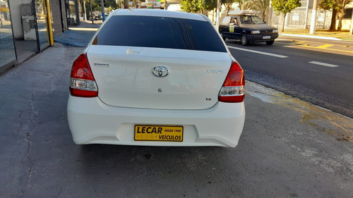 Toyota Etios 1.5 X Plus 16v 4p