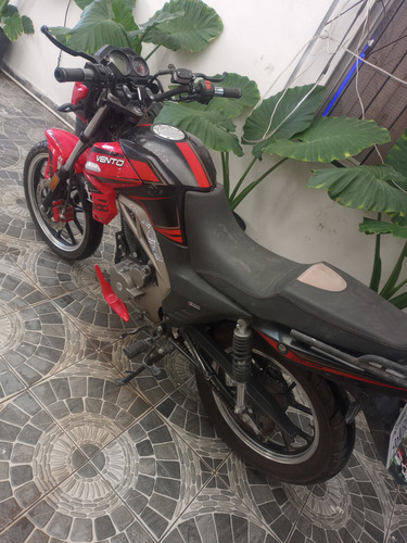 Moto Cyclon 200 Roja, En Buenas Condiciones, Trae Detalles ,