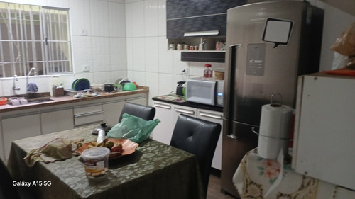 Casa 4 Dormitórios 1 Suíte 2 Banheiro