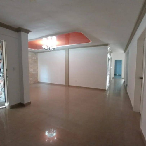 Imagen 2 de 23 de Casa En Venta La Trigaleña Valencia Calle Cerrada Doble Porton Electrico G12m1117