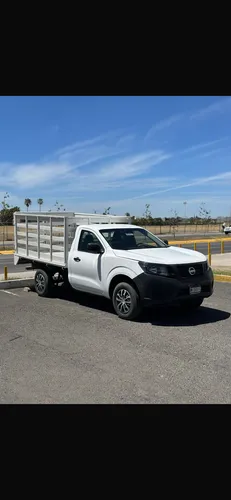 Nissan NP300 2.5 Estacas Dh Aa Mt
