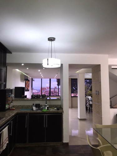 Imagen 8 de 13 de Ligia Guardia Vende Town House En Res. Lomas Alto Urb. Lomas Del Este