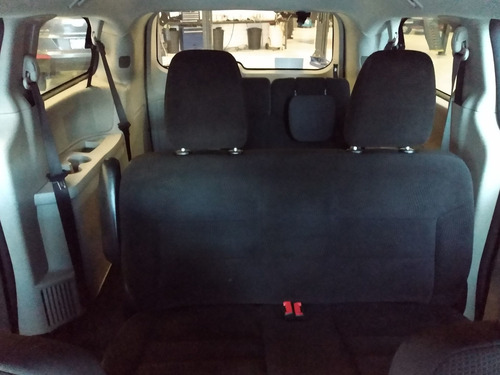 Imagen 11 de 14 de Dodge Grand Caravan 2018 3.6 Se At