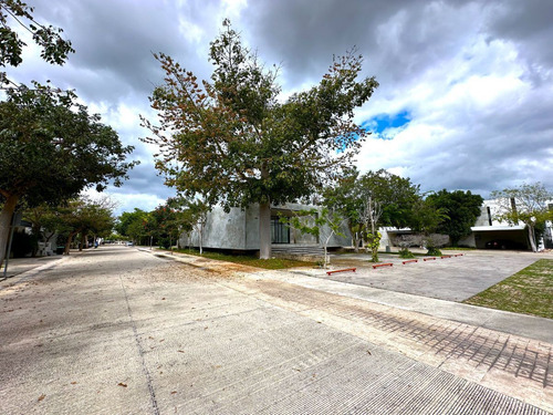 Casa De 3 Recamaras En Venta En Cholul, Mérida Yucatan