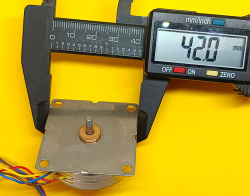 Motor A Pasos Doble Eje 4 Fases 8 Ohms 30v, P/encoder Elec. (Usado)