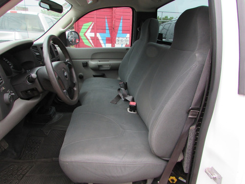 Imagen 6 de 15 de Chevrolet Silverado 2013 1500 V6