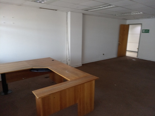 Oficina Central 60 M2 En Edificio Con Estacionamiento