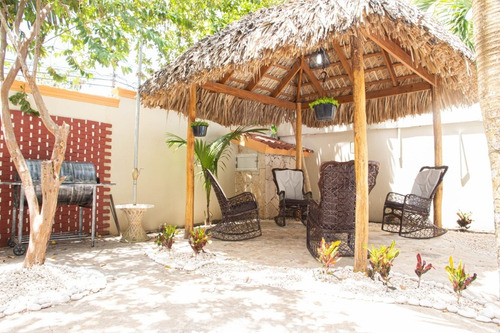 Imagen 17 de 30 de Exquisita Casa En Bávaro Con Piscina Y Amueblada