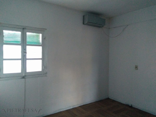Imagen 8 de 19 de Casa En Venta Con Renta - 2 Dormitorios - 1 Baño - Andres Gomez - Malvin