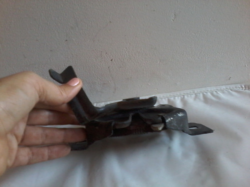 Imagen 7 de 8 de Cerradura Capot Ford F350 Triton 2002/10 Original