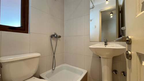 Casa En Venta 4d, Chicureo, Colegio Pedregal Y San Anselmo.