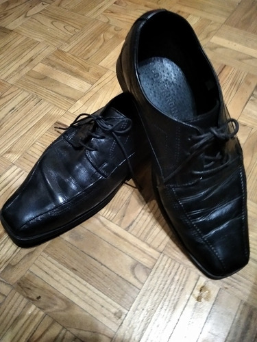 Zapatos 39 Hombre Marca Lombardini. De Cuero