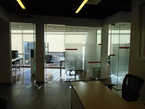 Tranqueras- Las Condes 110 M2 Con 7 Privados Y 3 Baños