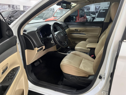 Mitsubishi Outlander 3.0 MIVEC V6 GASOLINA HPE-S AWD AUTOMÁTICO