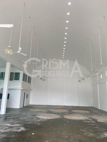 Amplia Bodega En Excelente Ubicación En Venta O Renta En Tuxpan, Ver