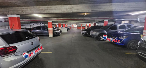 Venta Cochera Fija Cubierta Barrio De Balvanera
