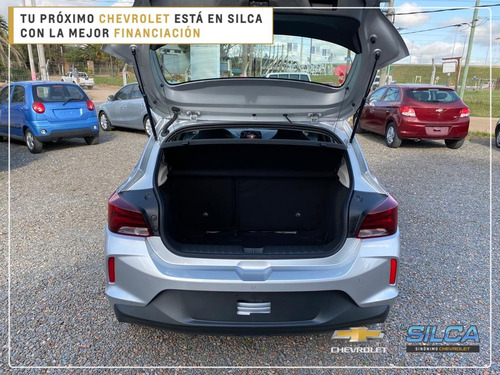 Imagen 5 de 19 de Chevrolet Onix Ltz Turbo 2023 Gris Plata 0km