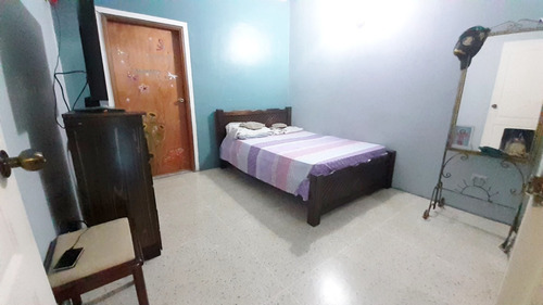 Imagen 8 de 11 de Casa En Venta En Barcelona, Sector El Saman. Inf 04248345991