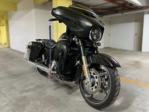 Harley Davidson Street Glide Cvo