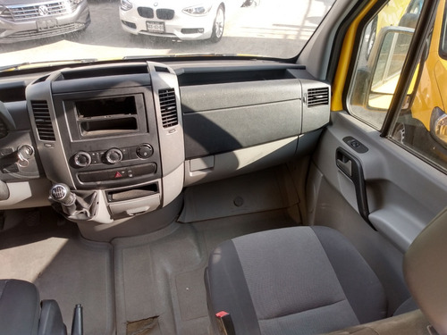 Imagen 8 de 10 de Crafter Cargo Van 3.8 Toneladas Std Tdi Amarilla 2016 Oferta