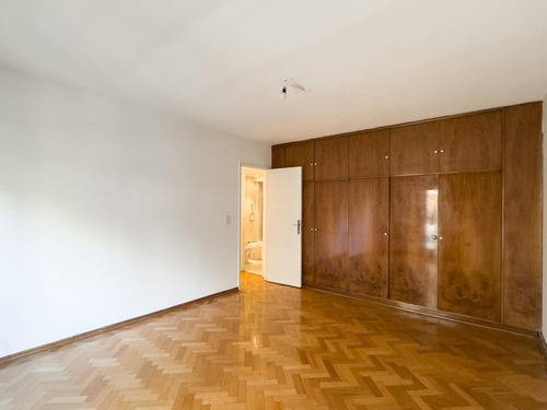Amplisimo Departamento Refaccionado En Venta Con Cochera - Recoleta