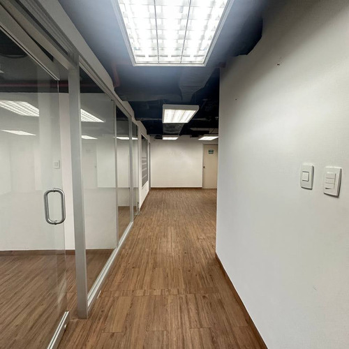 Oficina En Alquiler 100 M2 - Urb.las Mercedes