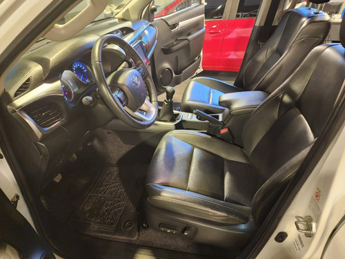 Toyota Hilux 2.8 Cd Srx 177cv 4x4