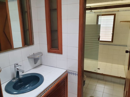 Imagen 8 de 14 de Katherine Castillo Ofrece Casa En Venta En El Parral (355m2)