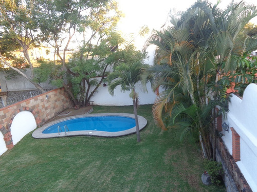 Casa En Renta Fraccionamiento Privado, En Lomas De Atzingo, Cuernavaca